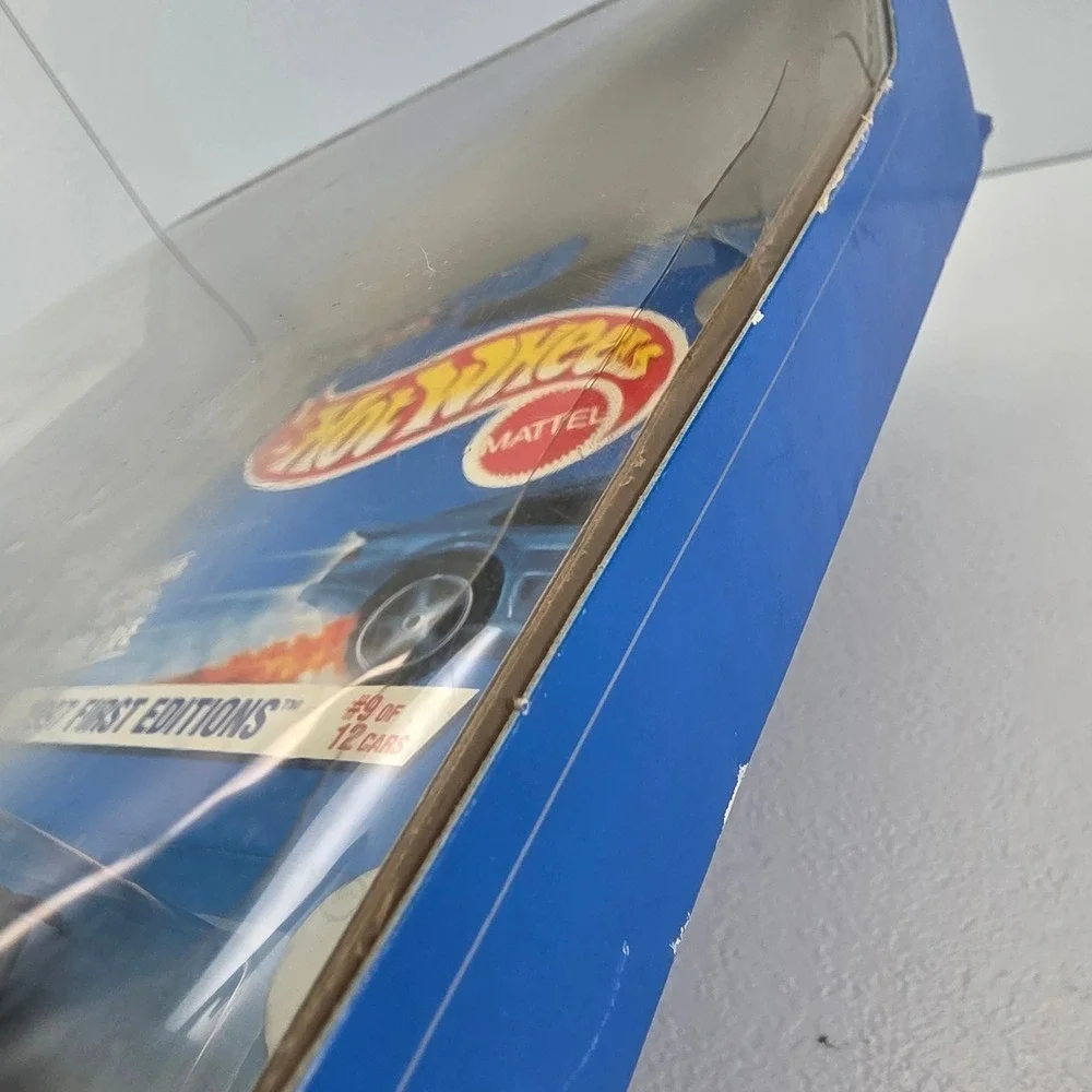 Hot Wheels 1997 First Editions Scorchin Scooter Motorcycle 9 of 12 Cars‎